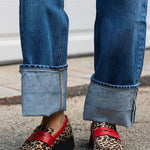 Handgemaakte dames mocassins met speelse wildprint in warme bruintinten