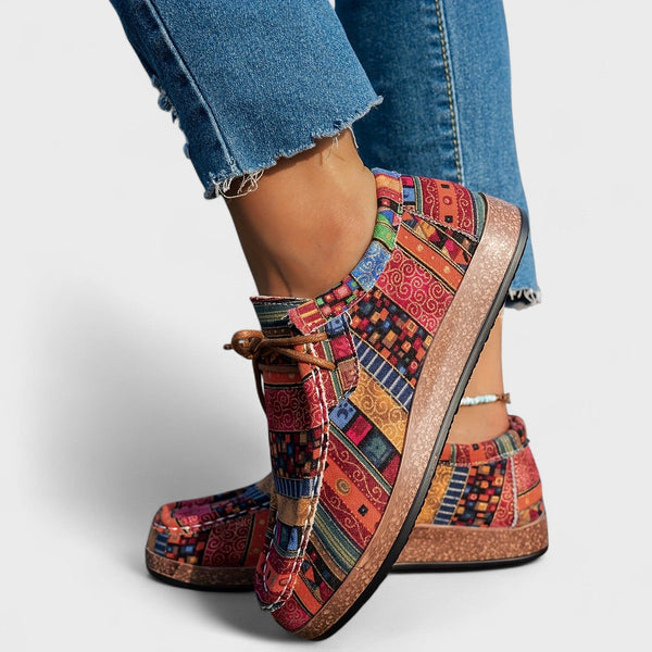 Dames schoenen met opvallende bohemian print en ademend, licht bovenwerk