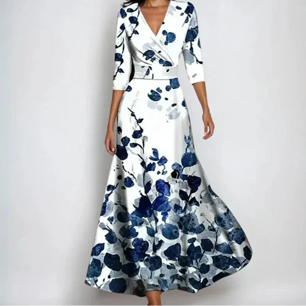 Elegante bloemenjurk met wikkelhals, driekwart mouwen en vloeiend vallende rok