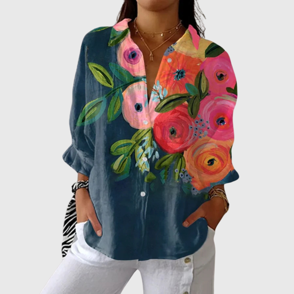 Kleurrijke dames blouse met bloemenprint, ruime vloeiende pasvorm en nette knoopsluiting