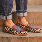 Elegante mocassins met luipaardprint, verfijnde details en handgemaakte afwerking