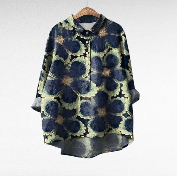 Lichte dames zomerblouse met lange mouwen en verfijnde artistieke print in ademende stof