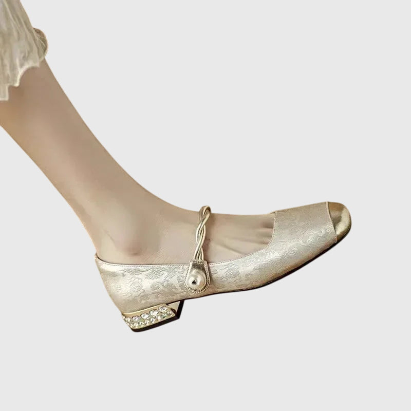 Beige orthopedische sandalen voor dames met verstelbare sluiting en dempende zool