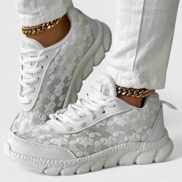 Comfortabele damessneakers met zachte gepolsterde inlegzool, ruime neus en antislipzool