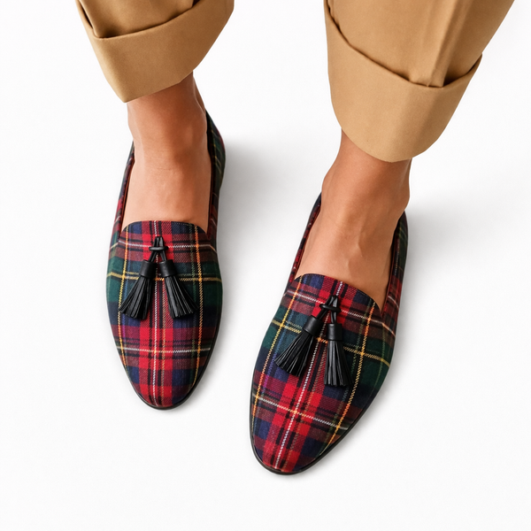 Tijdloze dames mocassins met fijne franjes over de wreef en een comfortabele platte zool