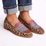 Elegante mocassins met luipaardprint, verfijnde details en handgemaakte afwerking