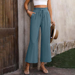 Luchtige loungebroek met wijde pijpen, koord in de taille en cropped lengte in een lichte tint