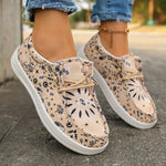 Lichte instapmodel loafers voor dames met kleurrijke boho-print en zachte zool