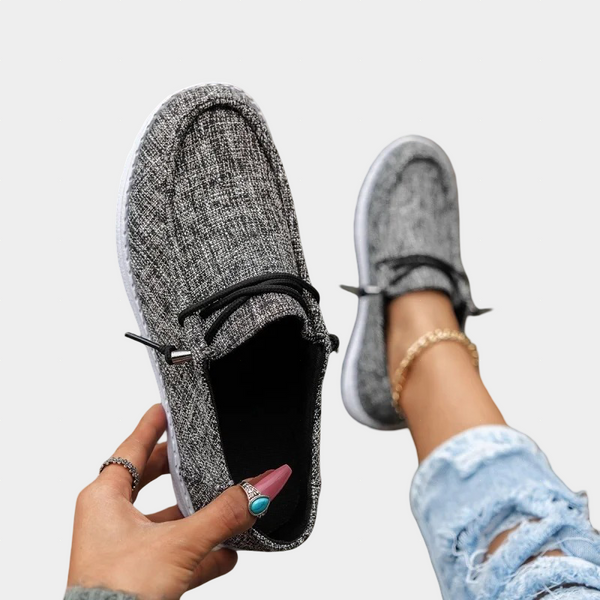 Lichte dames loafers met kleurrijke bohemian print en zachte gedempte zool