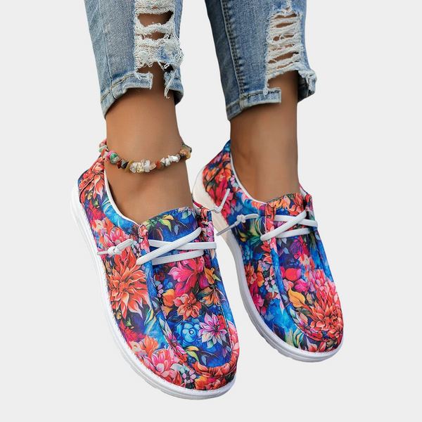 Lichte instapmodel loafers voor dames met kleurrijke boho-print en zachte zool