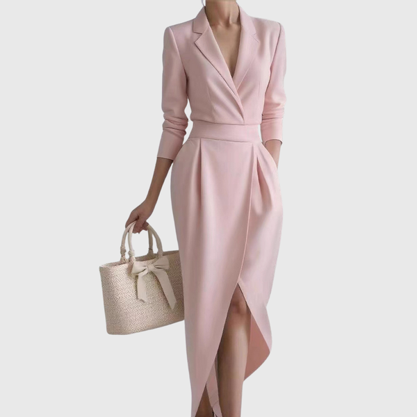 Elegante midi jurk met gedrapeerde bovenkant, gedefinieerde taille en vloeiende rok