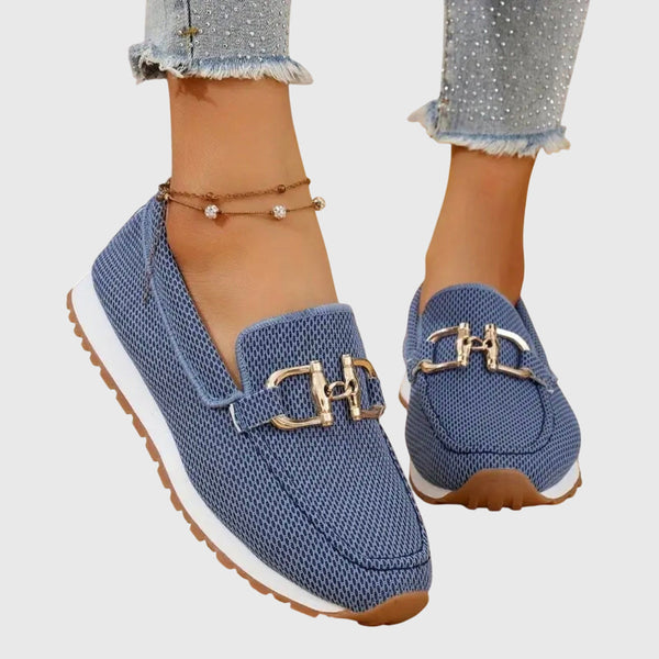 Orthopedische loafers voor dames met mesh bovenwerk, gouden bitdetail en antislipzool