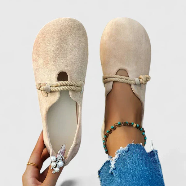 Comfortabele dames mocassins in een effen tint met fijn bandje over de wreef