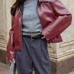 Oversized kort dames jack van nepleer met ruime schouderlijn
