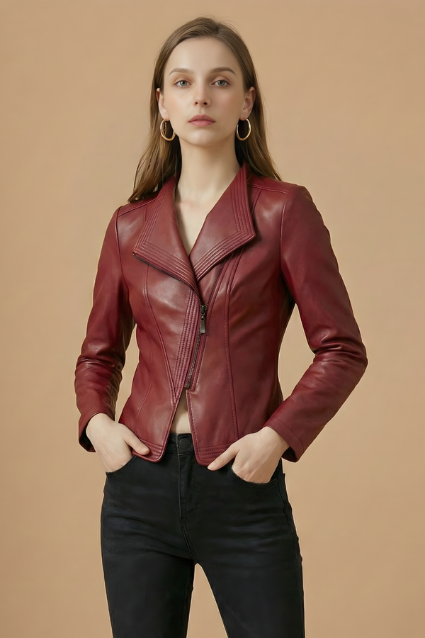 Getailleerd dames bikerjack van nepleer met asymmetrische ritssluiting